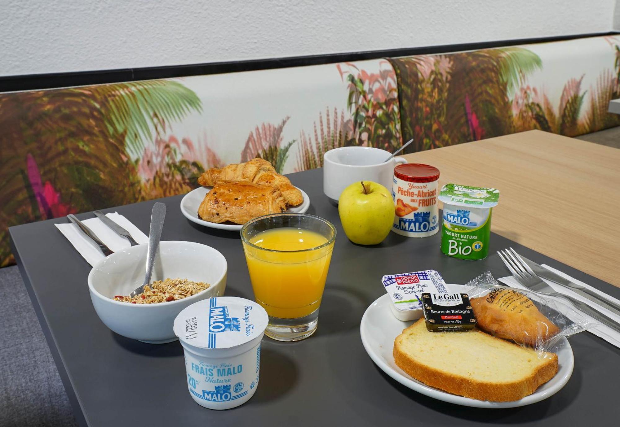 B&B Hotel Marseille Parc Chanot Luaran gambar