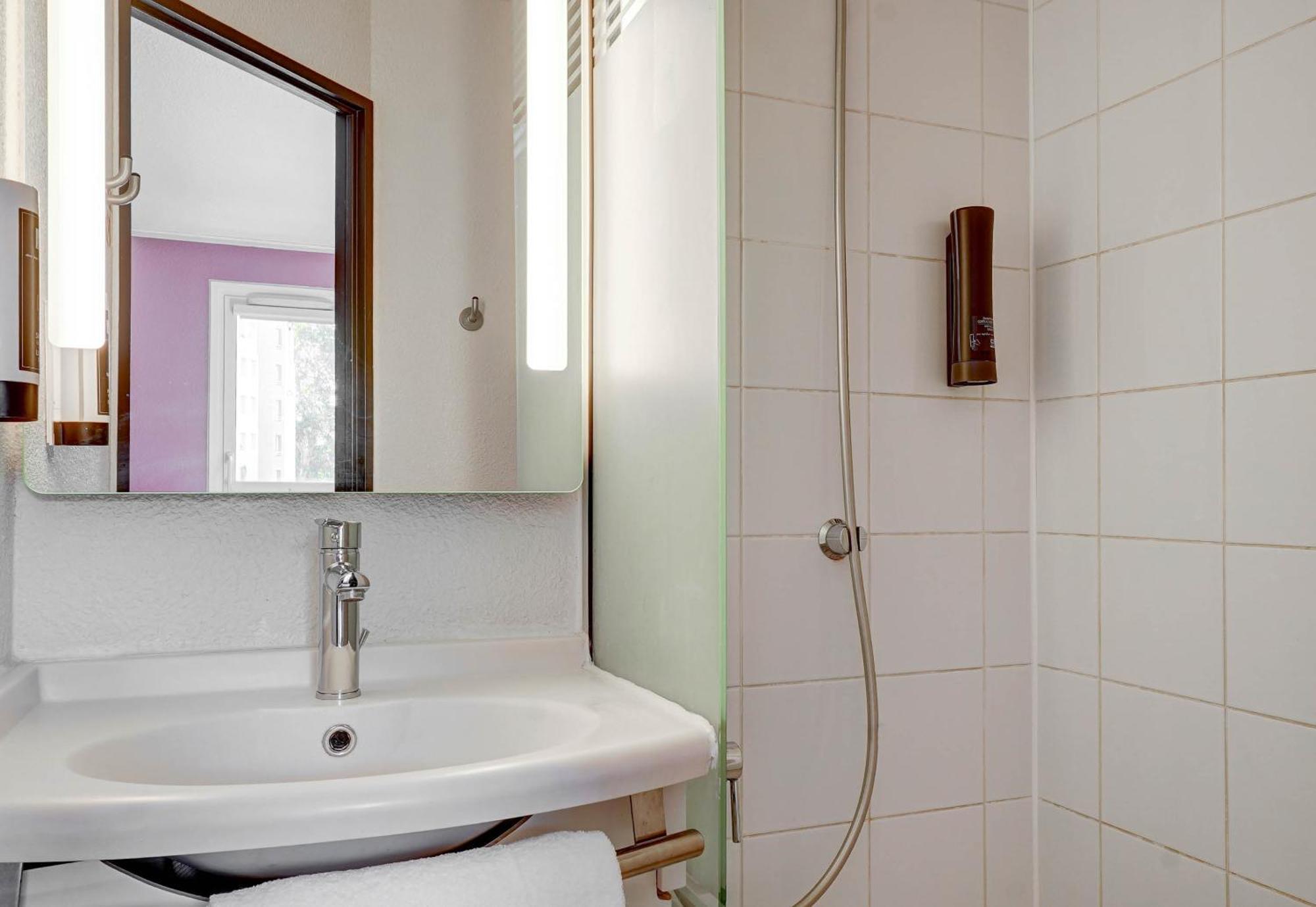 B&B Hotel Marseille Parc Chanot Luaran gambar